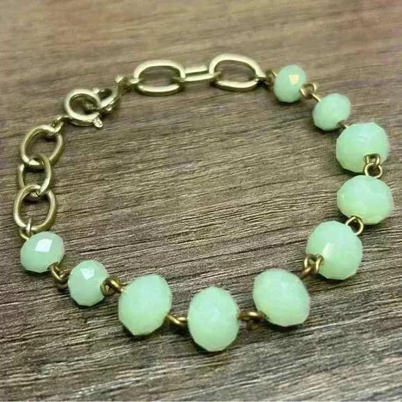 Sea Foam Green and Gold Tone Beaded Chain Link Bracelet - Picture 3 of 3